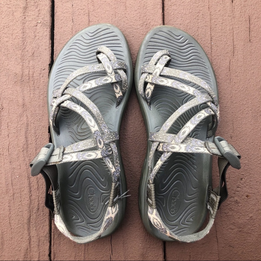 Double Strap Gray and Pink Chaco’s - size 8